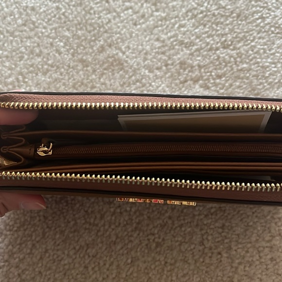 Michael Kors Jet Set Travel Brown Wallet Wristlet - Picture 7 of 7